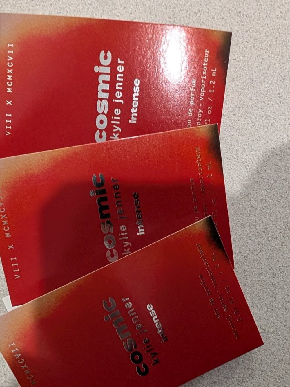 Kylie jenner cosmic intense discovery sample set